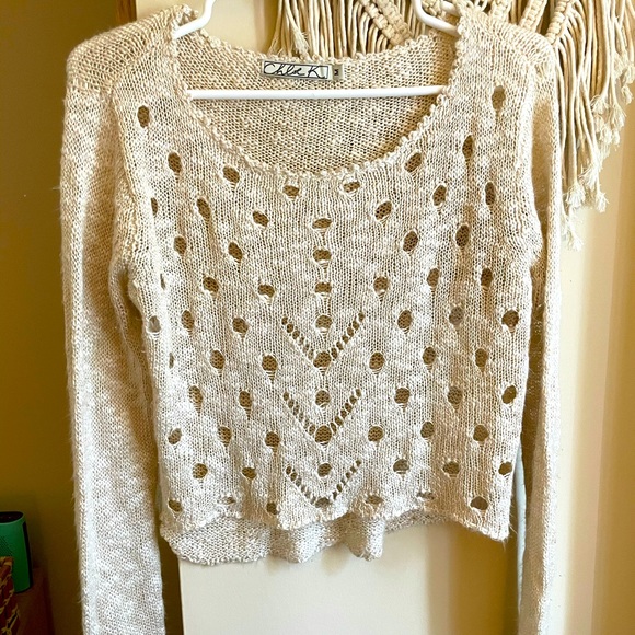 Chloe K Cropped Beige Sweater - Picture 1 of 3